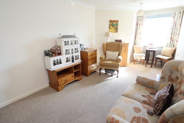 Flat 35, 76, Brighton Road, Coulsdon photo 2