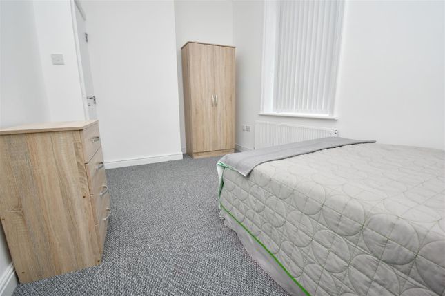 19, Netherby Street, Burnley photo 5