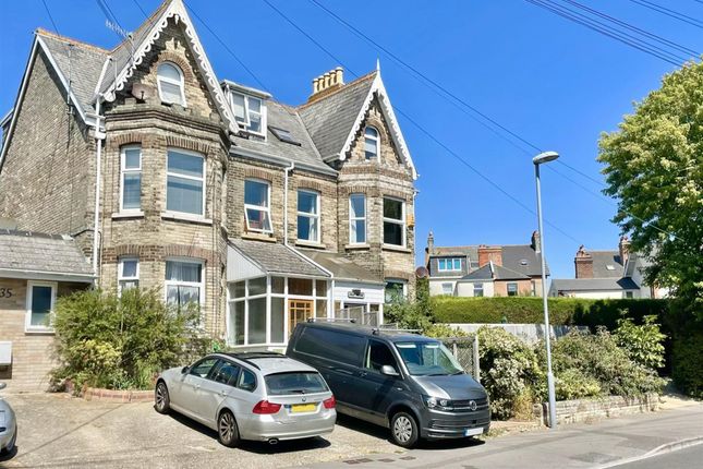2-bed flat on Flat 3, 35 Avenue Road, Weymouth, £185,000