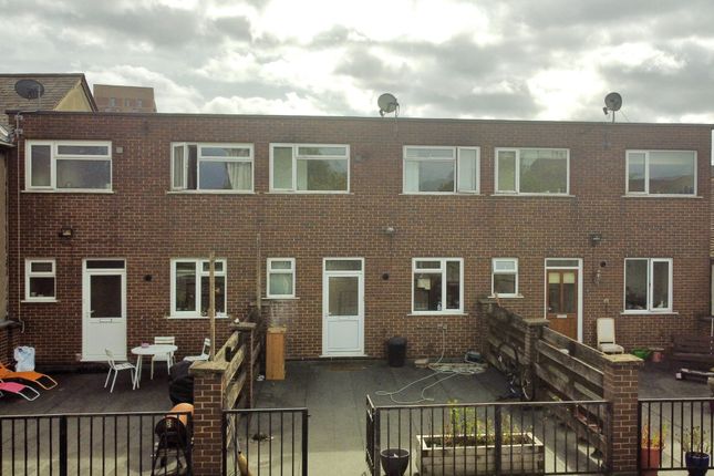 Thumbnail Flat to rent in West Street, Maidenhead, Berkshire