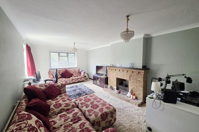 26, Barnmead Way, Burnham-On-Crouch photo 2