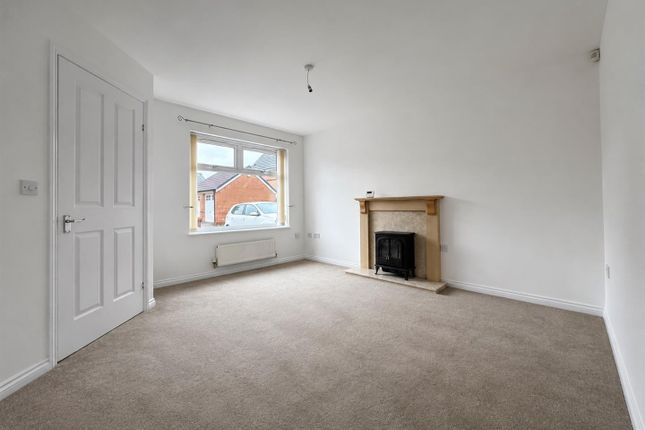 9, Mill Chase Close, Wakefield photo 2