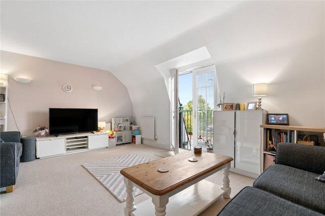 Flat 10, Cavalier Court, 14, St. Marks Road, Teddington photo 2
