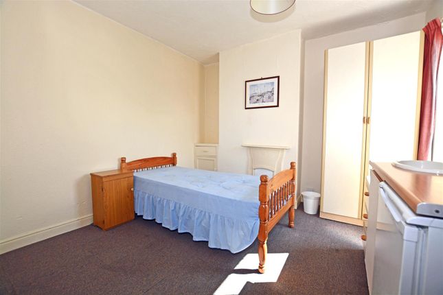 Room To Rent In Cottage Beck Road Scunthorpe Dn16 Zoopla