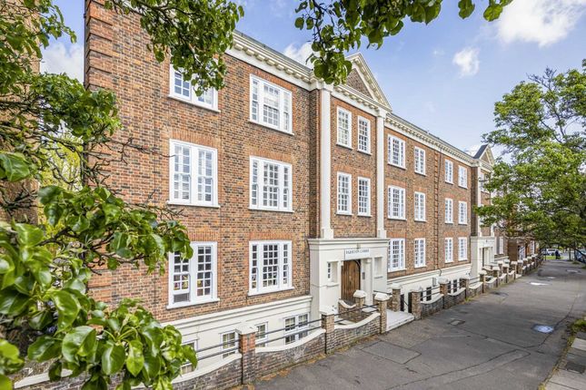 Flat for sale in Paradise Road, Richmond