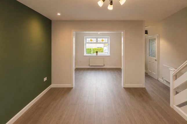 92 Tyn Y Bonau Road, Swansea photo 3