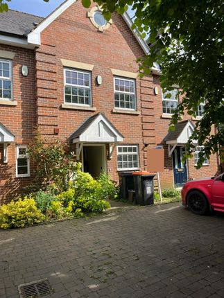 Thumbnail Terraced house to rent in Friars Walk, Dunstable, Bedfordshire