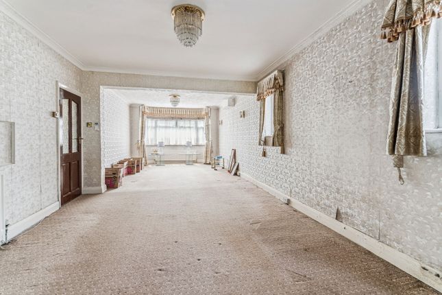 26, St Thomas' Drive, Pinner photo 4