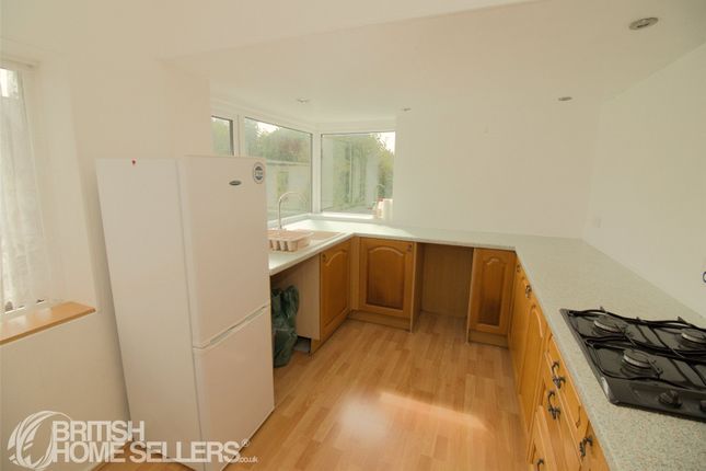 25, Warren Avenue South, Lancashire photo 2