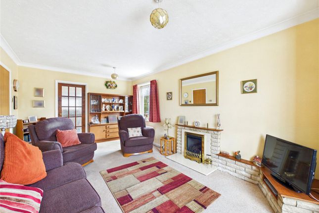 9, The Kempsters, Felixstowe photo 4