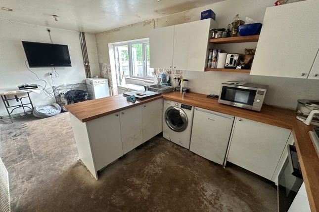25, Groesfford, Crickhowell photo 4