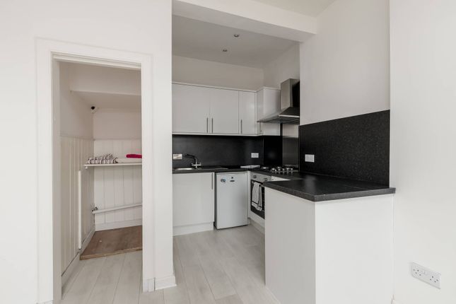 106 (3F4), Gorgie Road, Edinburgh photo 4