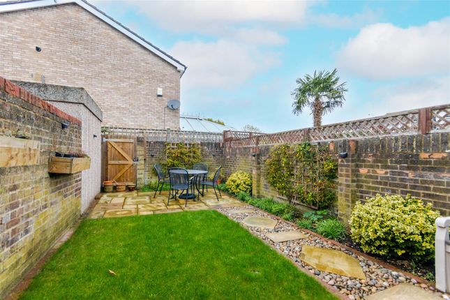 3, Leaholme Way, Ruislip photo 2
