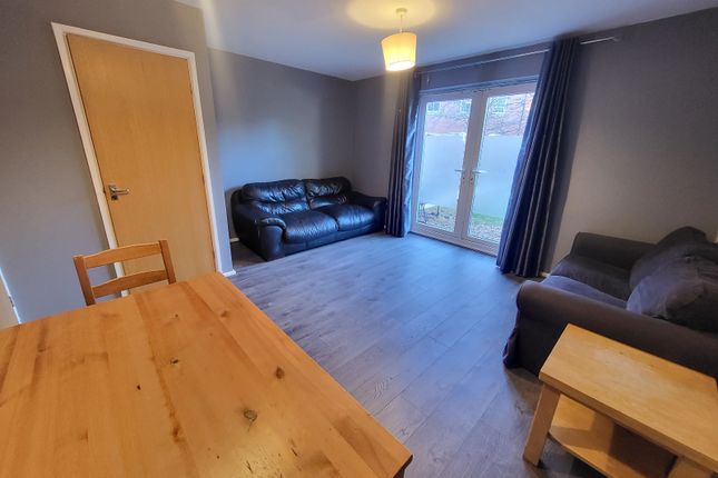 50 Peregrine Street, Hulme, Manchester photo 2