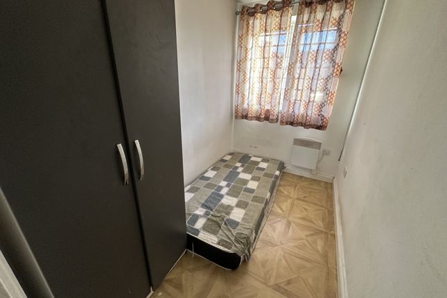 Flat 3b, Efta House, Southall photo 5