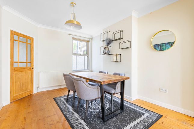 24 Morton Road, Lowestoft photo 4