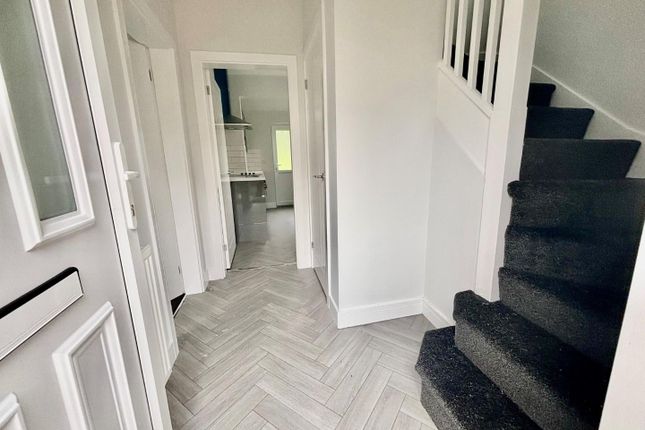 130, Hartley Brook Avenue, Sheffield photo 2