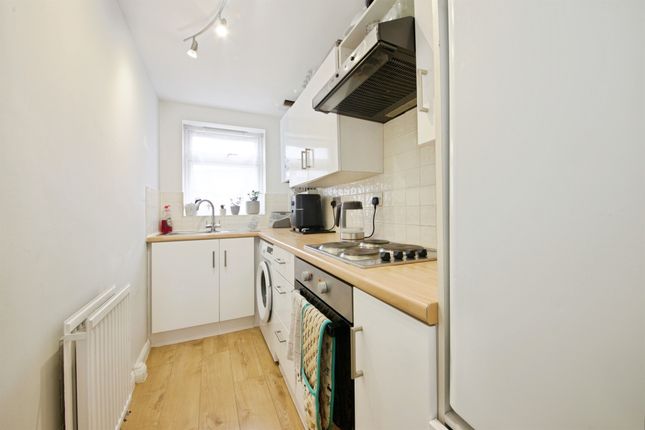 86, Little Pynchons, Harlow photo 2