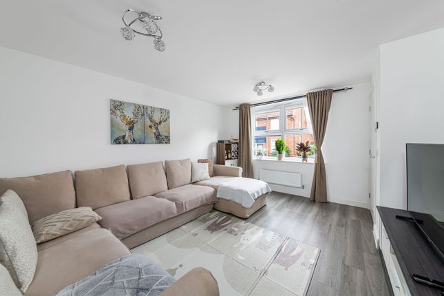 27 Durnells, Didcot photo 2
