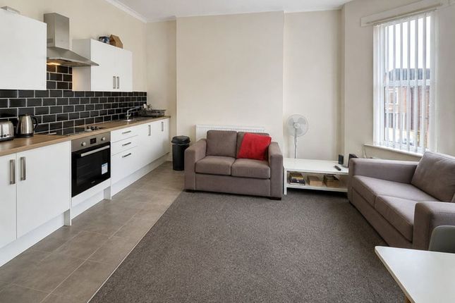 Room 6, 31 Cecil Road, Liverpool photo 3