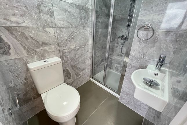 63, Marsh Road, Luton photo 3