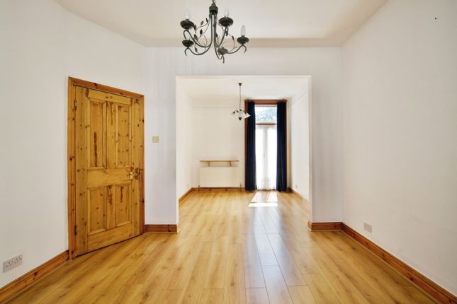 16, Glebe Road, London photo 4