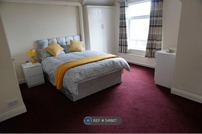 Room To Rent In Bowling Green Avenue Kettering Nn15 Zoopla