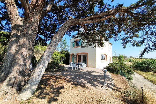Country house for sale in Caussiniojouls, Languedoc-Roussillon, 34600, France