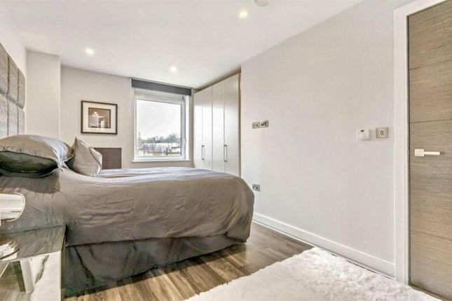 Flat for sale in Goswell Road, Angel, London