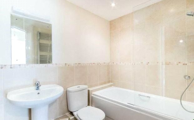 Flat to rent in Frigenti Place, Maidstone, Kent