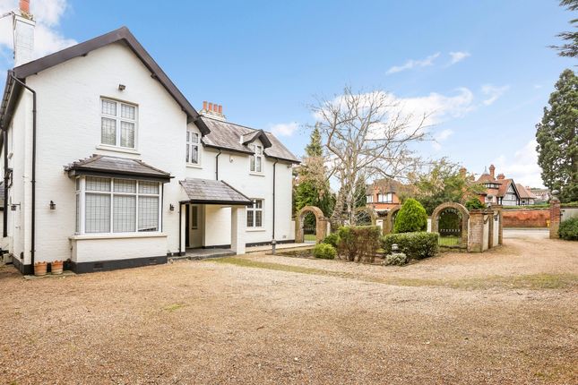 Thumbnail Detached house to rent in Ashley Road, Walton-On-Thames