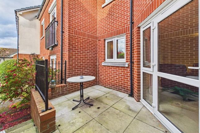 Sheppard Court, Chieveley Close, Reading photo 2