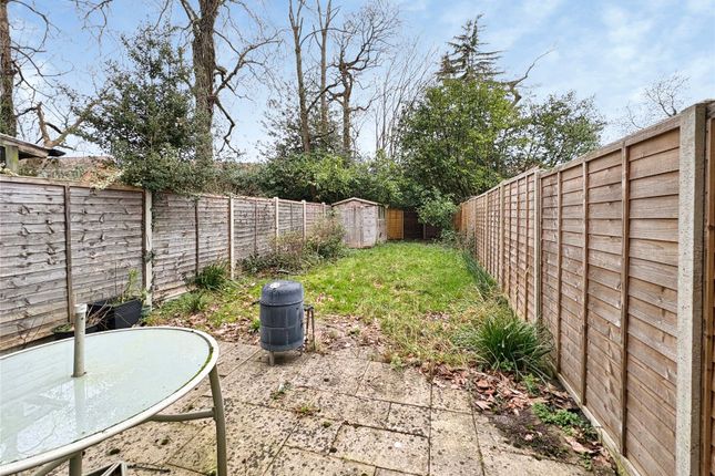 44, The Cloisters, Camberley photo 2