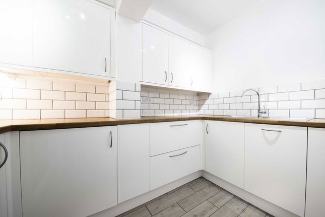 Flat 6, Green Hedges, Riverdale Gardens, East Twickenham photo 3