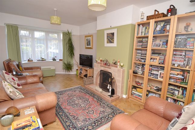 30, Bennells Avenue, Whitstable photo 3
