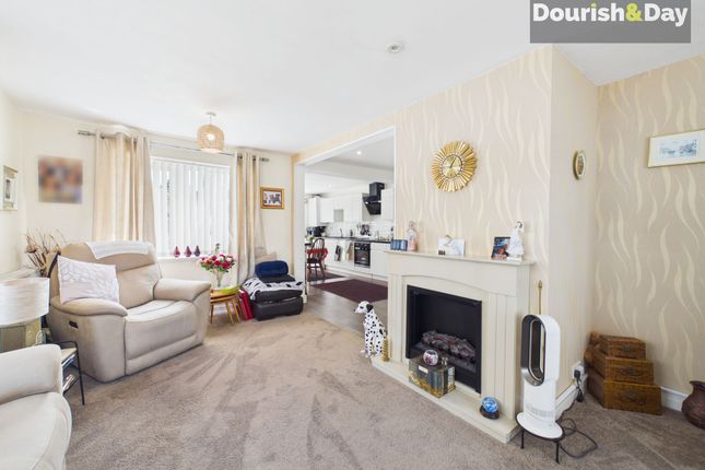 41 John Amery Drive, Stafford photo 2