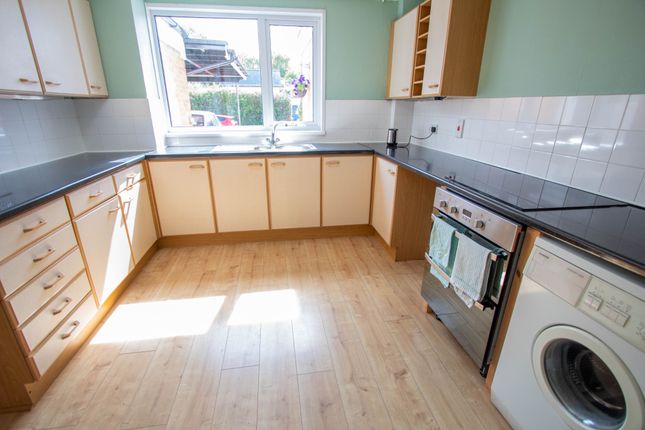 5 Manor Park, Clyst St Mary, Exeter photo 4