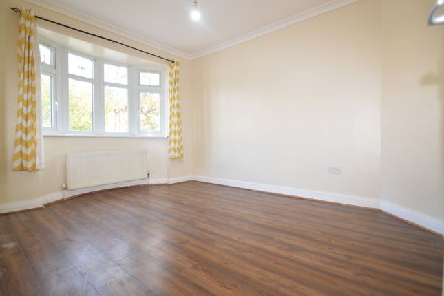 116, Benares Road, London photo 4