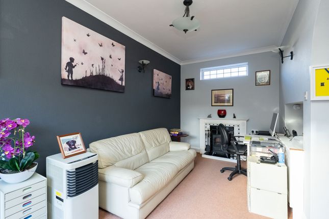 Solway House, Norfolk Lane, Dorking photo 3