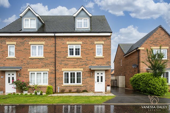 Thumbnail Town house for sale in Foxtail Drive, Preston