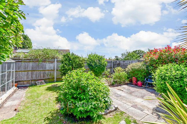 67, Milton Avenue, Rustington photo 4