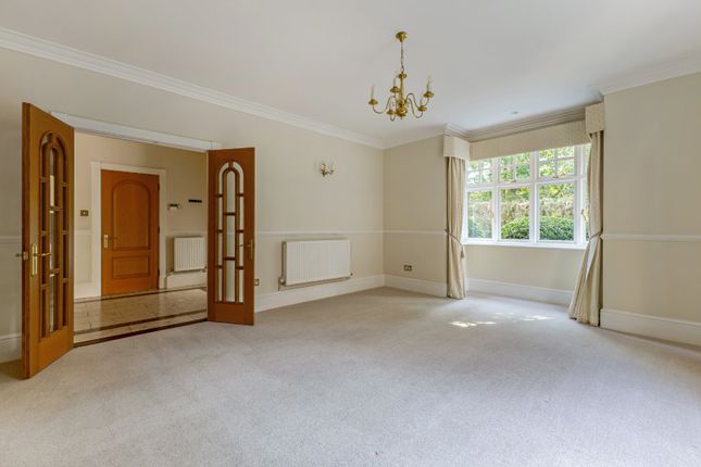 2, Wellington Place, Surrey photo 4