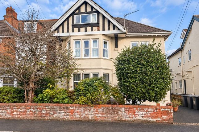 1-bed flat on 16, Glen Road, Bournemouth, £55,000