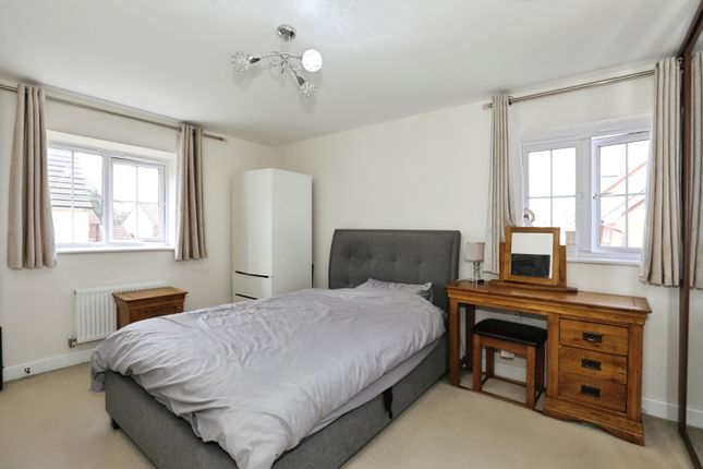 40, Buttercup Crescent, Cheshire photo 4