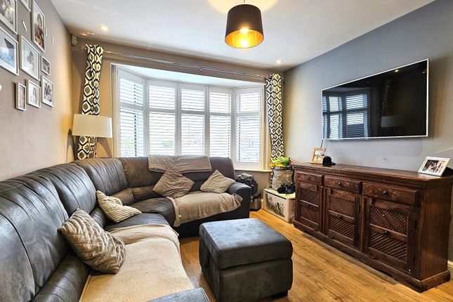14, Maybury Avenue, Dartford photo 2