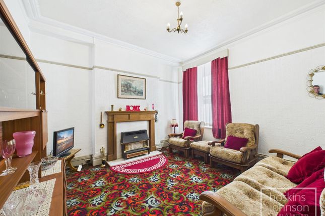 9, Lanelay Crescent, Pontypridd photo 4