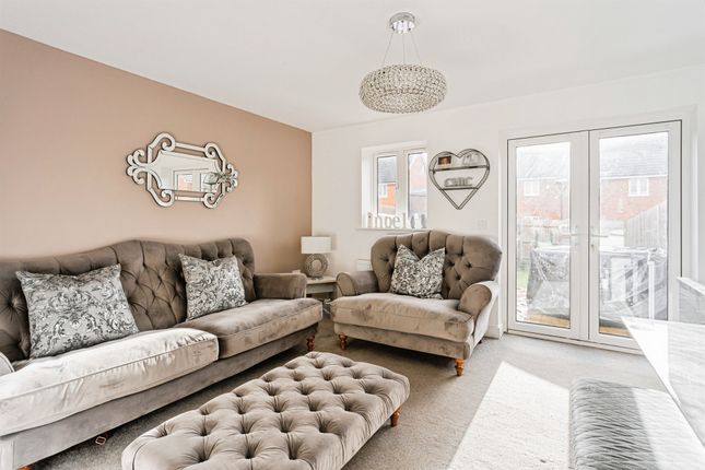 32, Blanford Avenue, Haywards Heath photo 2