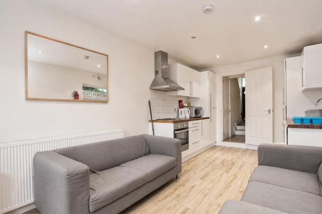7, Elcot Avenue, London photo 4