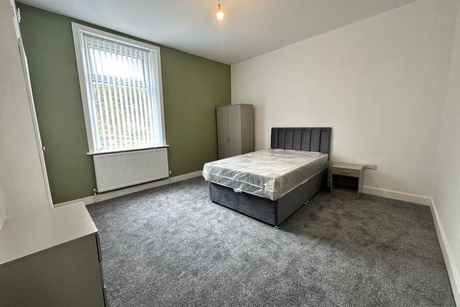 Thumbnail Room to rent in Hollingreave Road, Burnley