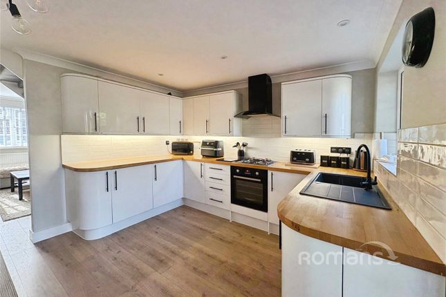 6, Severn Close, Berkshire photo 4